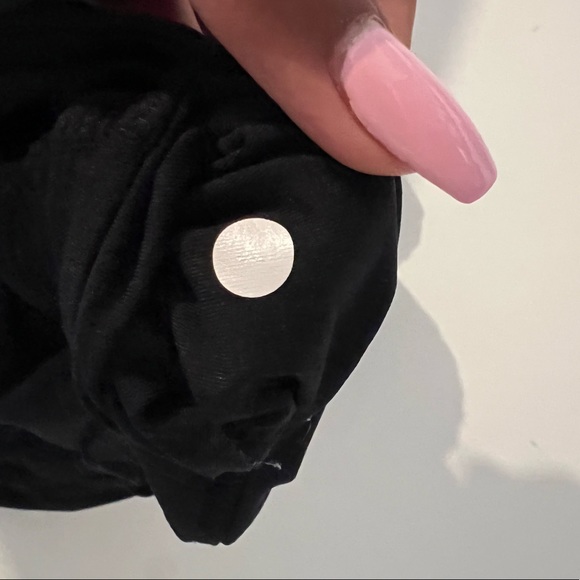 lululemon speed up shorts - Picture 4 of 4